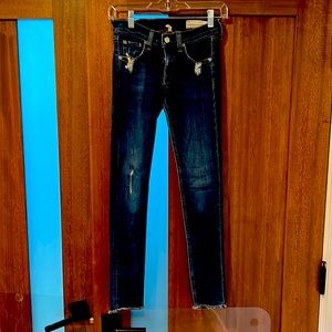 Rag & Bone Skinny Jeans Low Rise size 24. Excellent condition! Light distressing